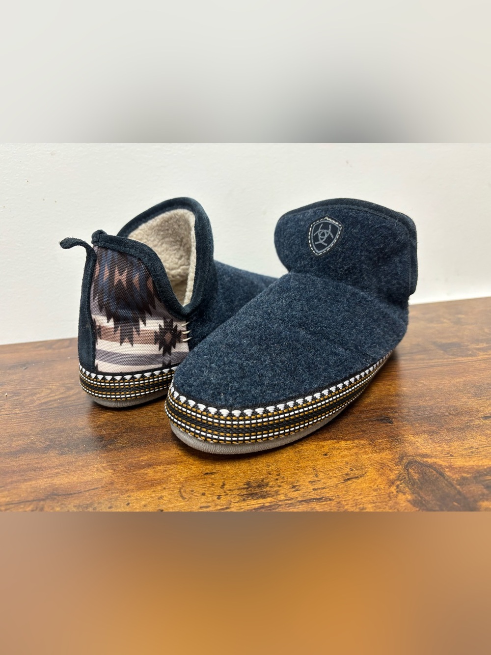 Ariat Navy Blue Slip On Bootie Slipper Women’s Small 6 1/2 -7